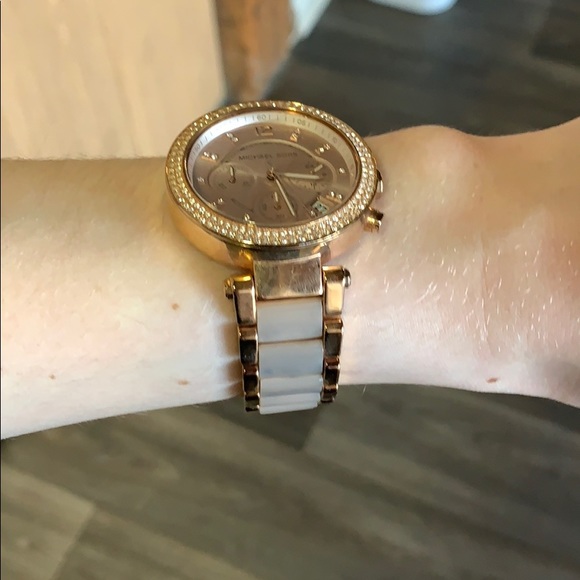 Michael Kors watch - Picture 2 of 4